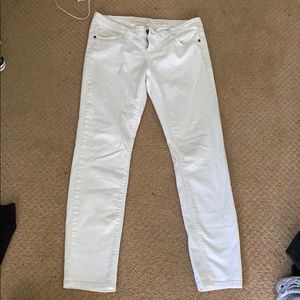White skinny jeans